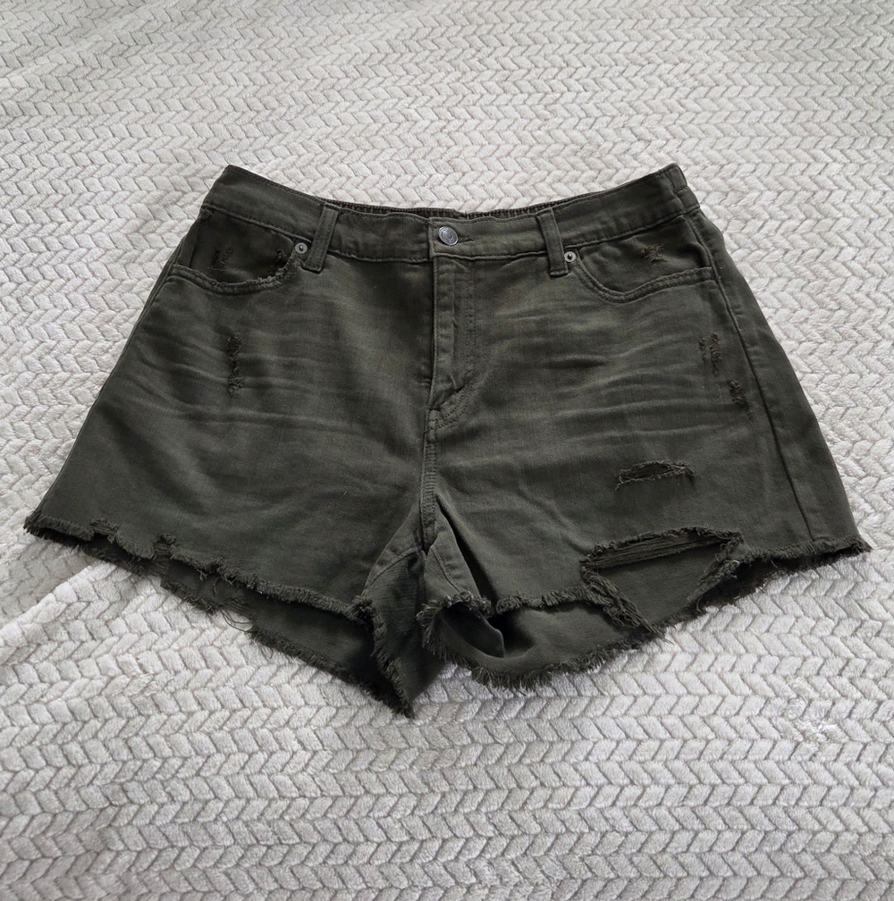 Mid-Rise Distressed Women's Shorts - Olive